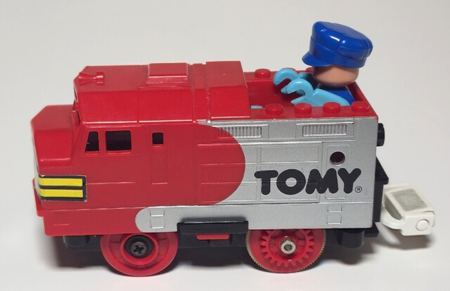 1988 doll europe north_america power_car tomy tomytrain toy train // 3245x2097 // 1.5MB