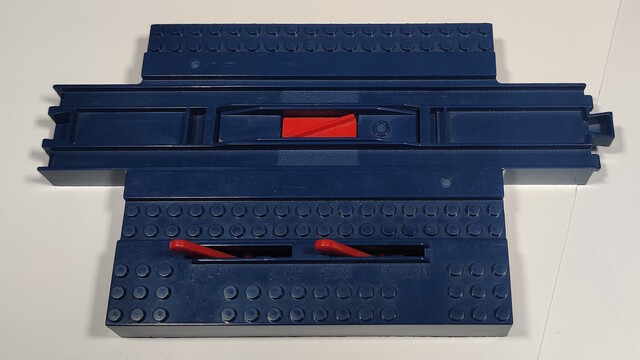 component rail shed tomy tomytrain // 2520x1417 // 923KB