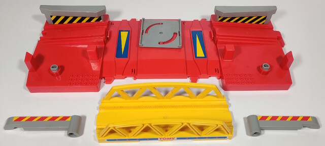 1994 accessory bridge eur fun_runs_world tomy tomytrain toy // 3664x1657 // 1.1MB