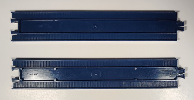 1988 north_america rail reverse_rail straight_rail tomy tomytrain tt_tomytrain_3 // 2611x1352 // 983KB