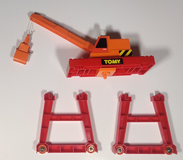 1988 accessory component crane north_america tomy tomytrain tt_tomytrain_3 // 2003x1752 // 836KB
