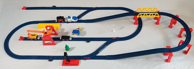 1988 accessory bridge crane doll north_america rail set tomy tomytrain toy train tt_tomytrain_3 video // 1674x602, 26.6s // 4.8MB