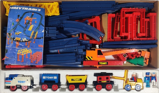 1988 1998 accessory box box_contents dolls north_america rail tomy tomytrain train tt_tomytrain_3 // 2892x1690 // 1.6MB