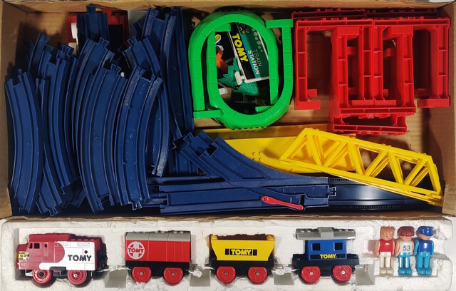 1988 accessory box box_contents north_america rail tomy tomytrain train tt_tomytrain_2 // 2718x1732 // 1.4MB