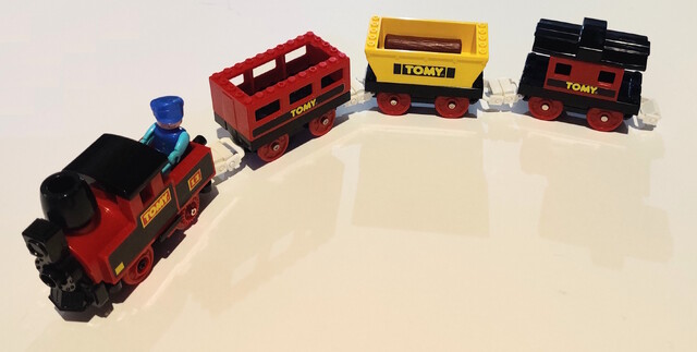 doll log tomy tomytrain toy train tt_tomytrain_1 // 2922x1475 // 1.2MB