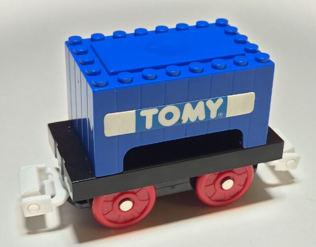 container tomy tomytrain toy train // 2962x2312 // 1.3MB