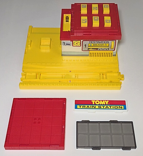 1991 accessory disassembly europe panel_station station tomy tomytrain toy tt_station_announcer // 2956x3224 // 2.4MB