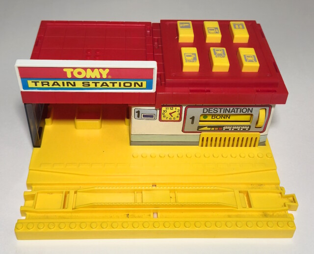 1991 accessory europe panel_station station tomy tomytrain toy tt_station_announcer // 4063x3289 // 2.8MB