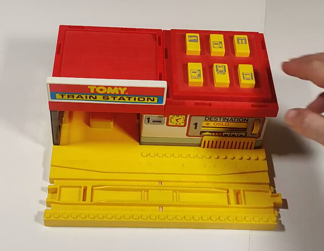 1992 accessory europe panel_station station tomy tomytrain toy tt_station_announcer video // 856x664, 4.8s // 490KB