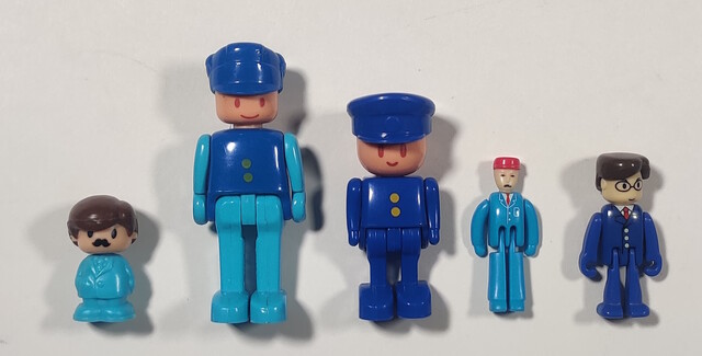 doll doll_play family_doll plakid plarail thomas_the_tank_engine tomica_town tomy tomytrain toy // 1732x879 // 292KB