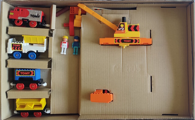 1996 box_contents tomy tomytrain toy train tt_busy_freight_set uk // 2687x1651 // 1.4MB